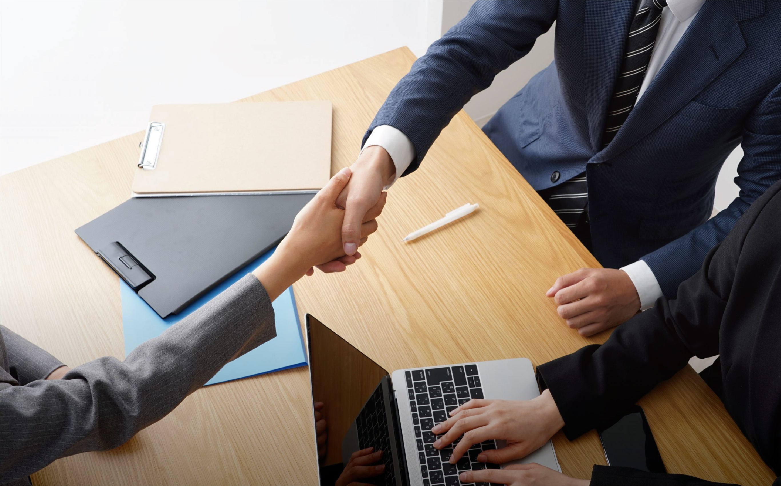 商談が成立する様子